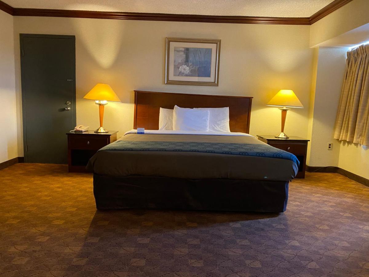 Rodeway Inn Сандстън Стая снимка