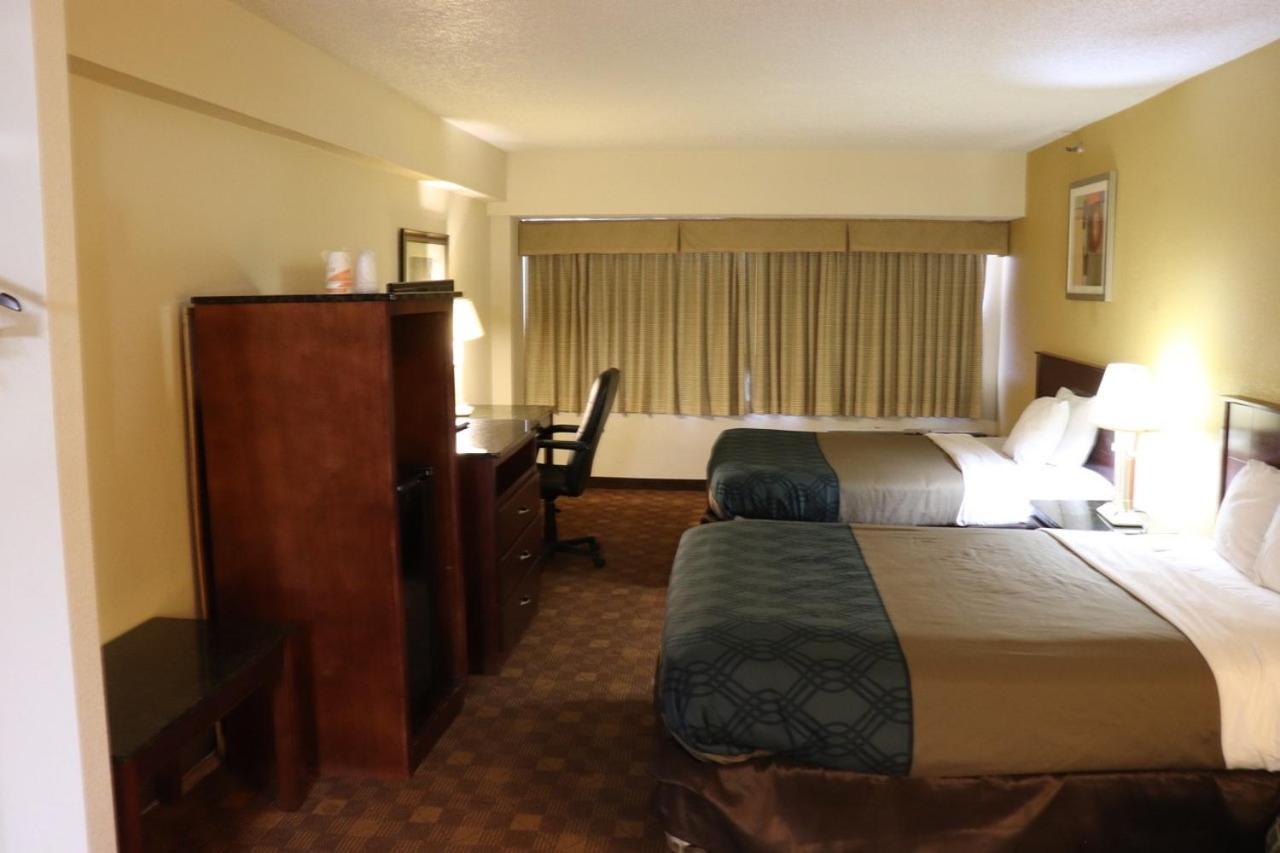 Rodeway Inn Сандстън Екстериор снимка
