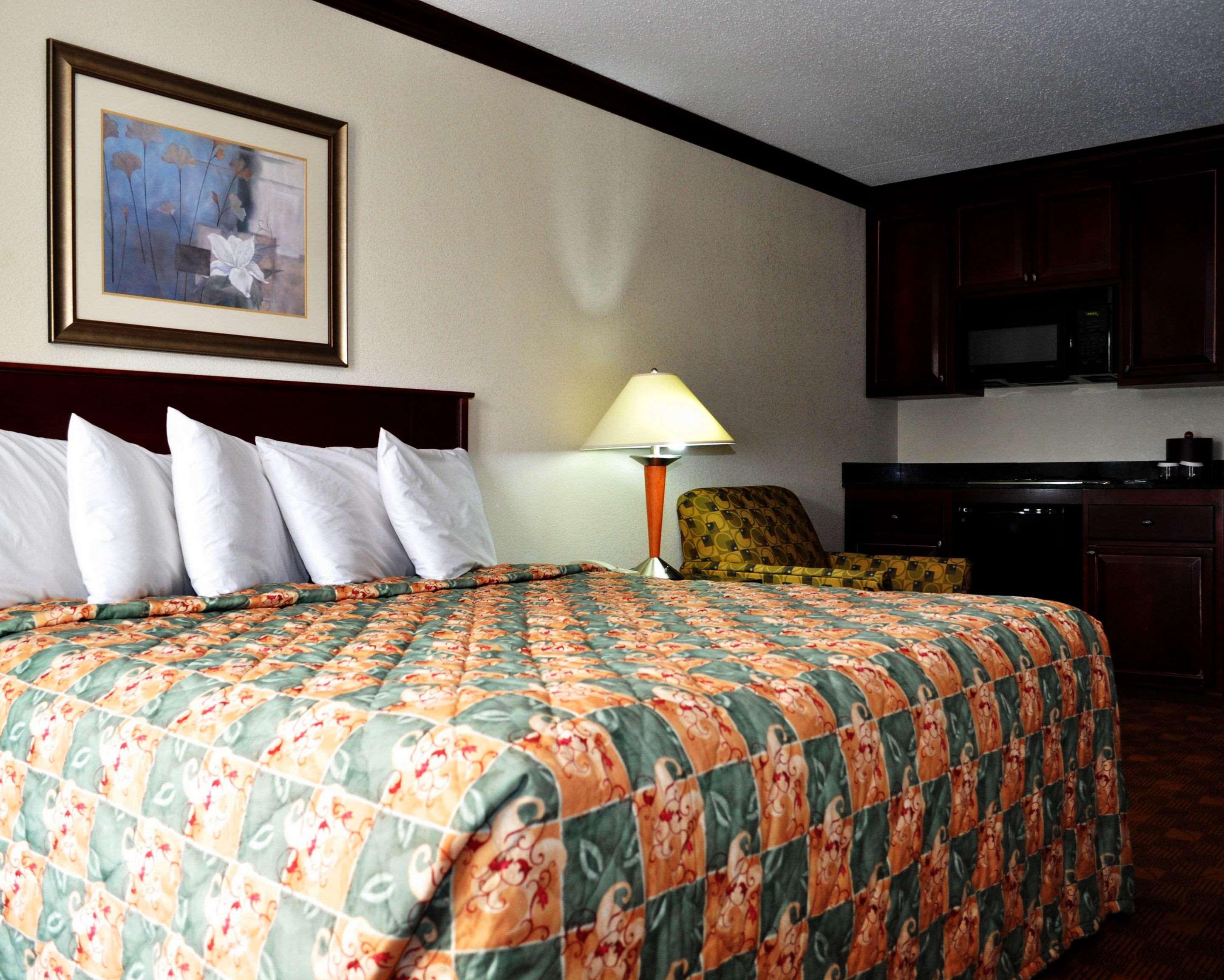 Rodeway Inn Сандстън Екстериор снимка