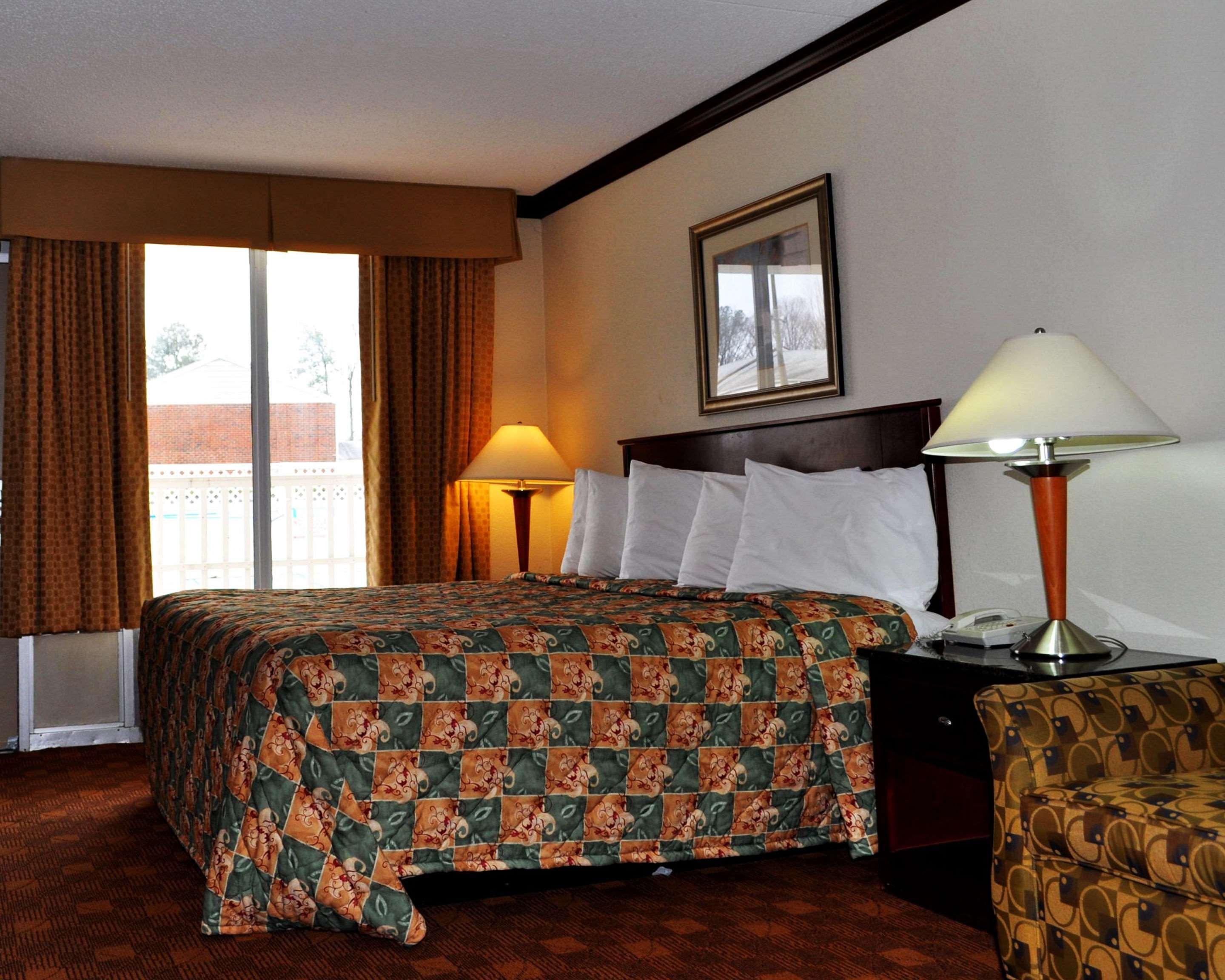 Rodeway Inn Сандстън Екстериор снимка