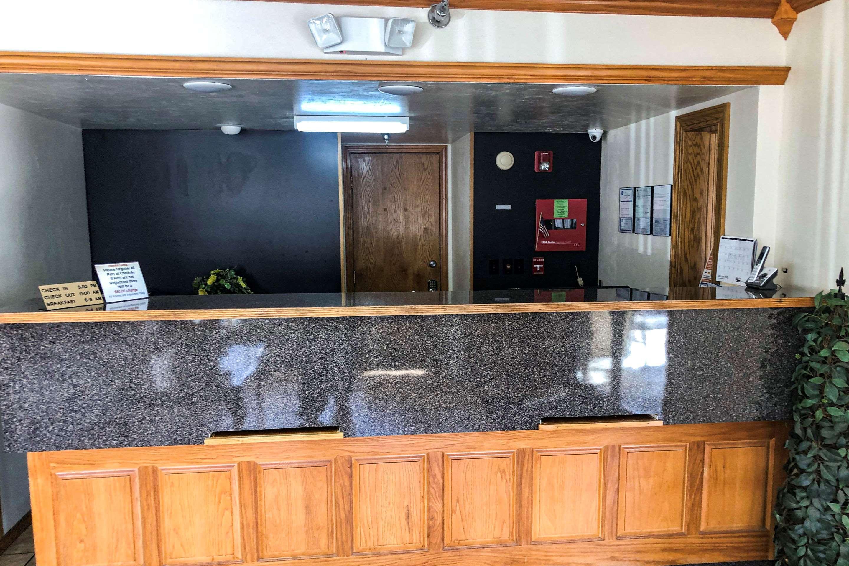 Rodeway Inn Сандстън Екстериор снимка