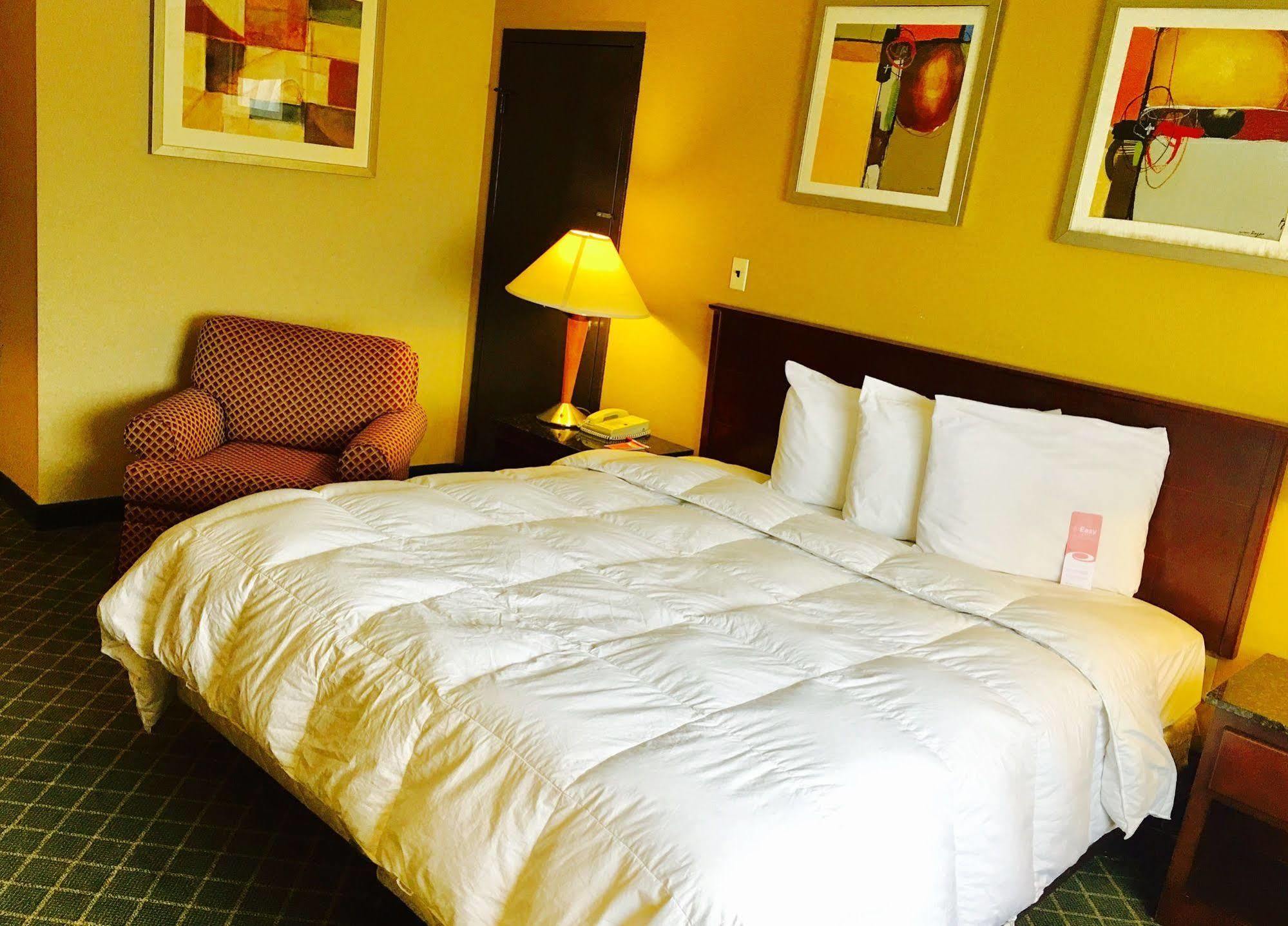 Rodeway Inn Сандстън Екстериор снимка